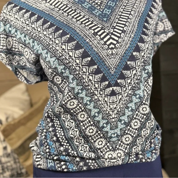 Chico's Navy Fabulously  Slimming Pants with Coordinating Aztec Style Top - Picture 5 of 6